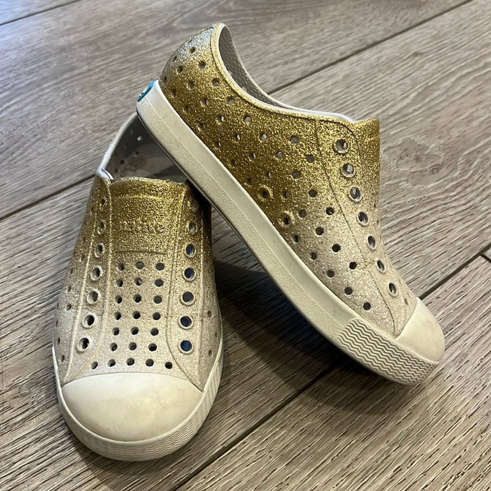 • NATIVE • gold sparkly shoes